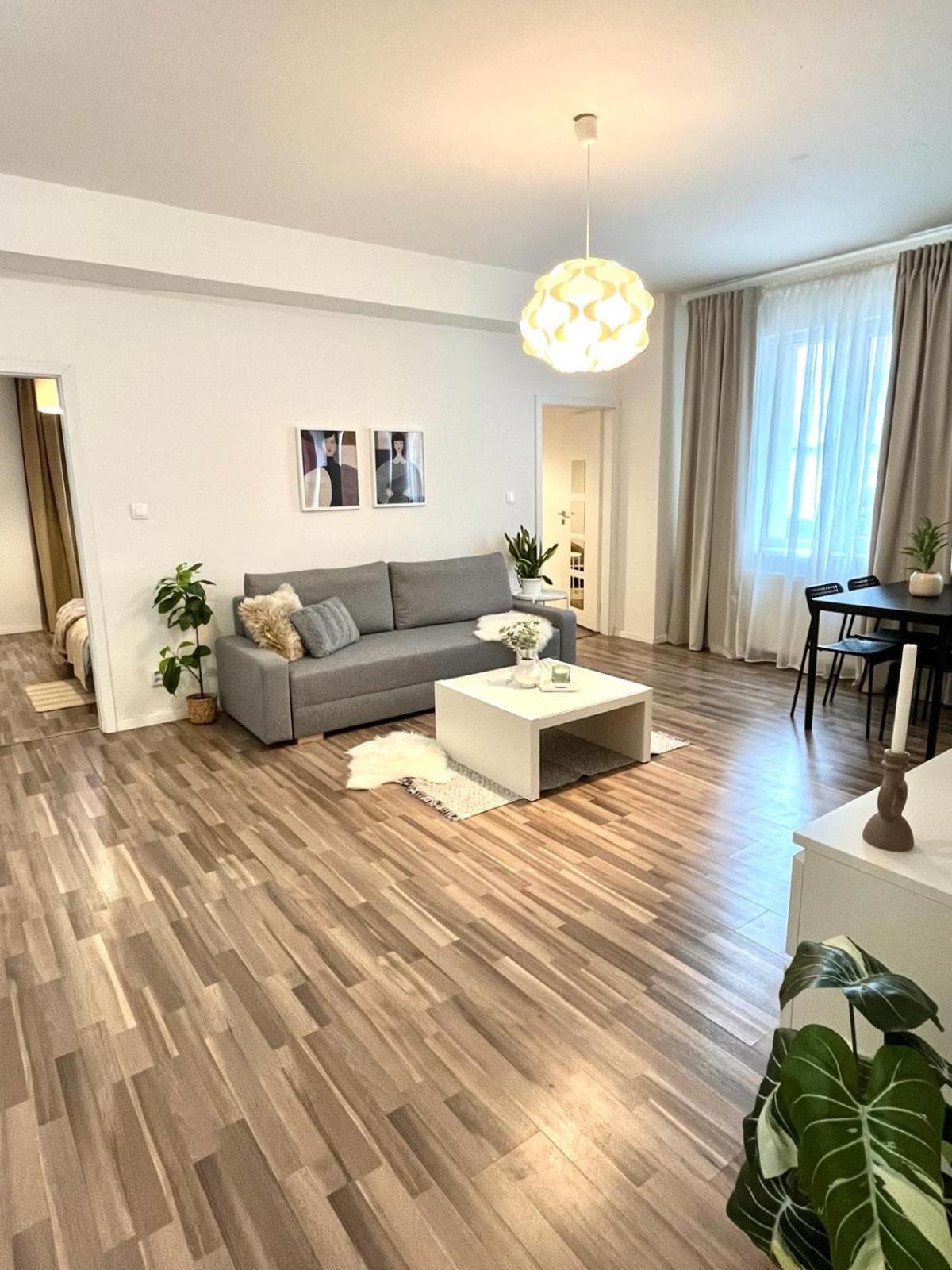 Adele - Old Town Apartment
